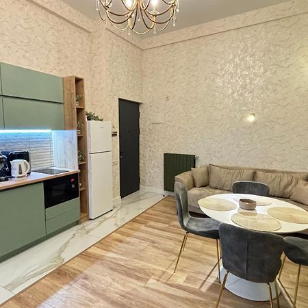 Made With Love Apartment Tbilisi Buitenkant foto