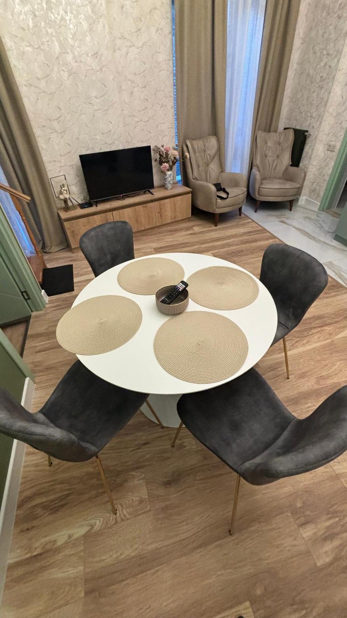 Made With Love Apartment Tbilisi Buitenkant foto