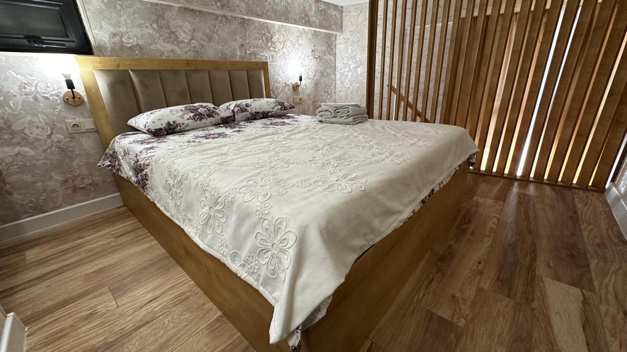 Made With Love Apartment Tbilisi Buitenkant foto