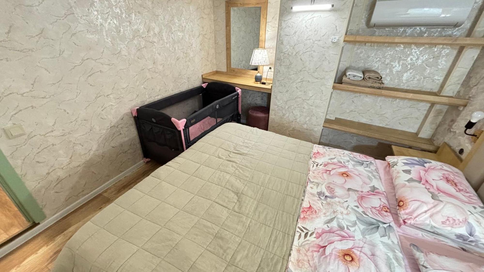 Made With Love Apartment Tbilisi Buitenkant foto